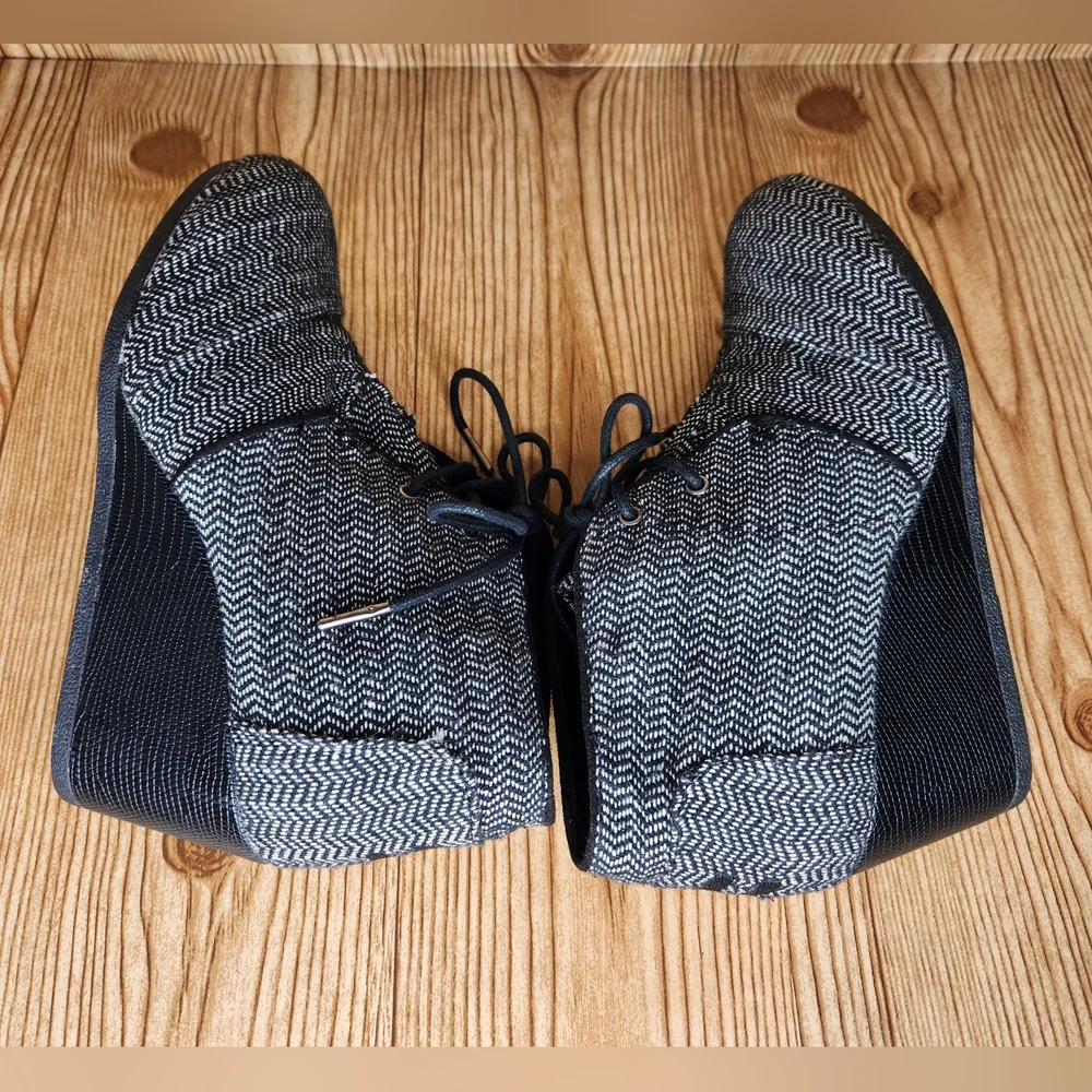 TOMS Women's Desert Wedge‎ Bootie Size 8.5
